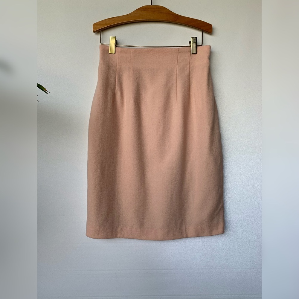 Small, Vintage high waisted peachy pink wool skirt - Picture 3 of 15